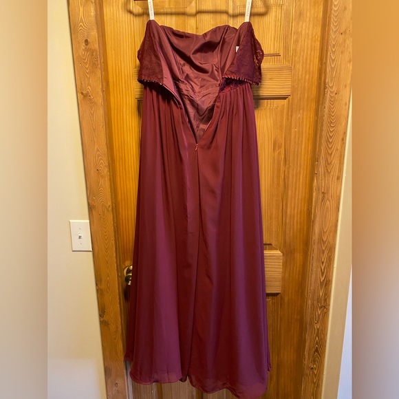 JJ’s House Carbarnet Bridesmaid Dress! - Picture 6 of 11